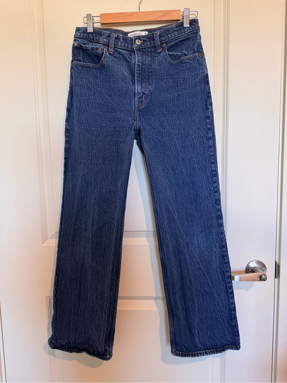 Abercrombie & Fitch High-Rise 90s Relaxed Jeans in Dark Wash
